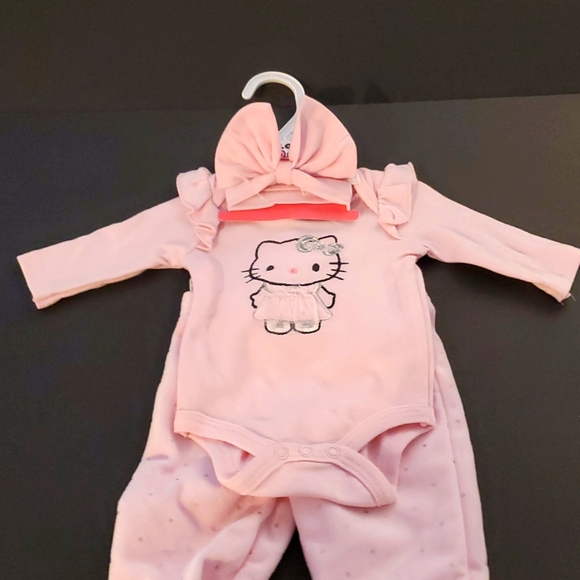 Hello Kitty Pink NWT Footie Two Piece with Head Bow Size Newborn - Picture 4 of 8